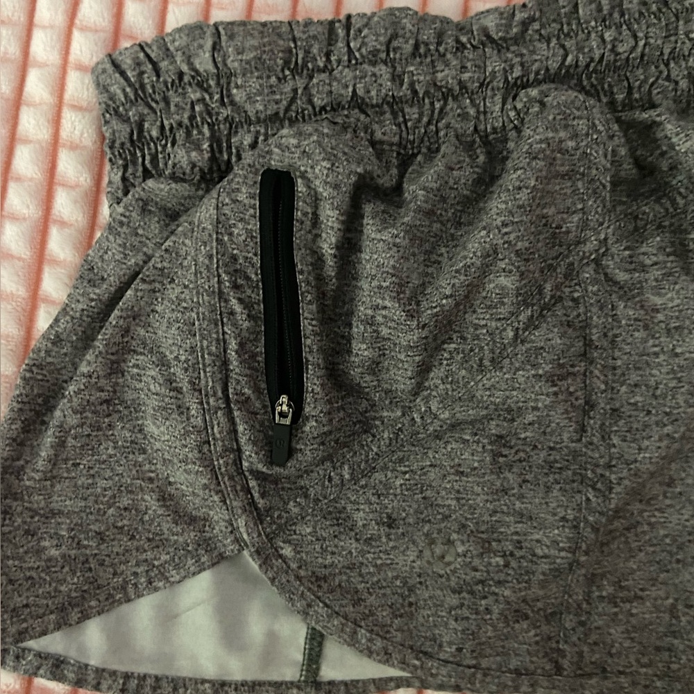 Lululemon tracker 4” short - Picture 6 of 6